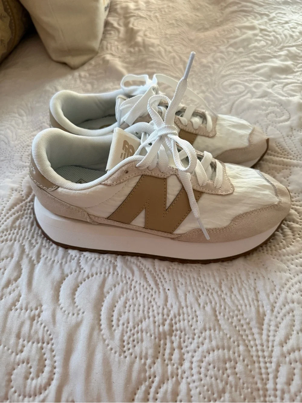 New Balance 237 Women’s Suede Sneaker 6.5 - Picture 2 of 9